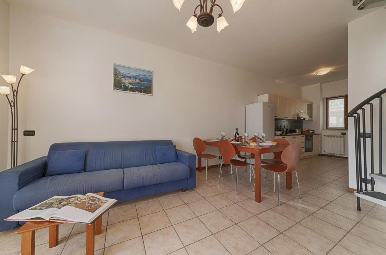 2-Bedroom Lakeview Apartment At The Lake Acquaseria Exterior photo